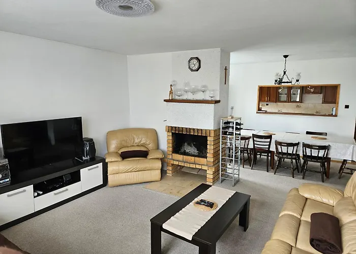 68 بيت للعطل