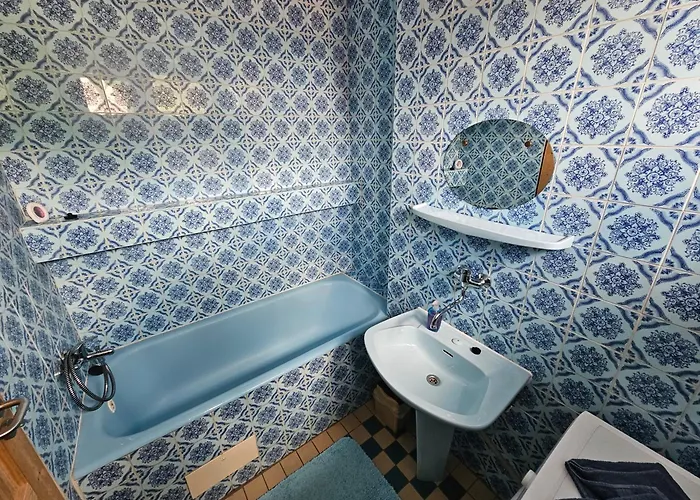 68 بيت للعطل